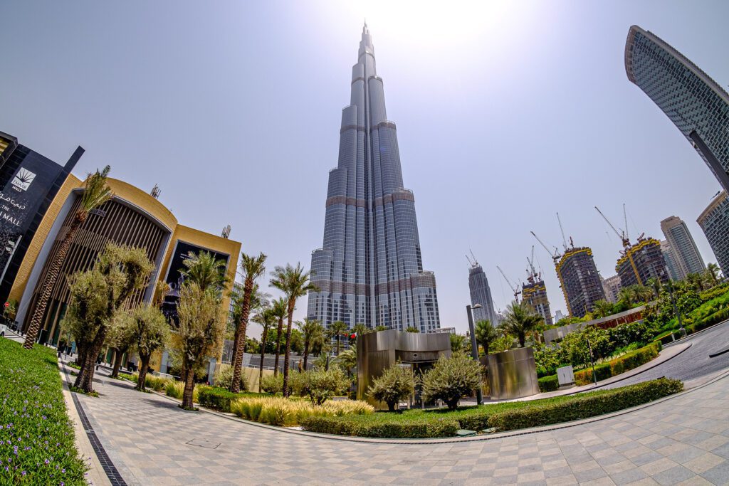 Burj Khalifa Dubai. Världens högsta byggnad. 828 m. 163 våningar.