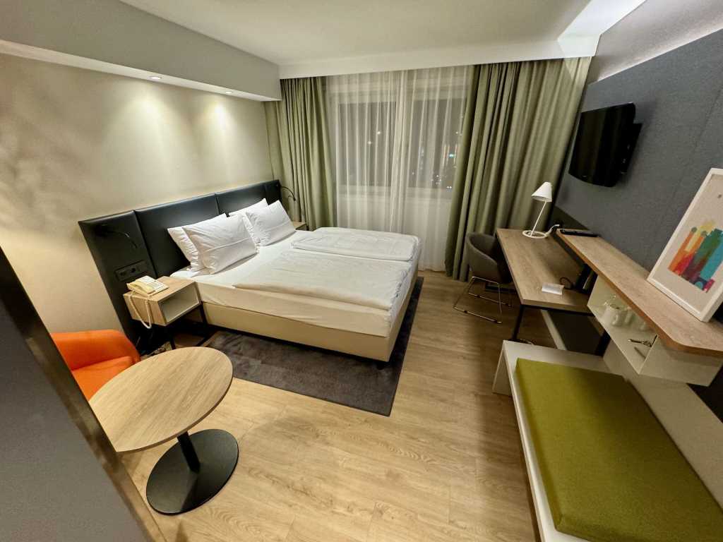 Fint rum på Holiday Inn i München