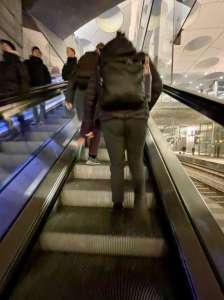 Trasig rulltrappa Hyllie station.