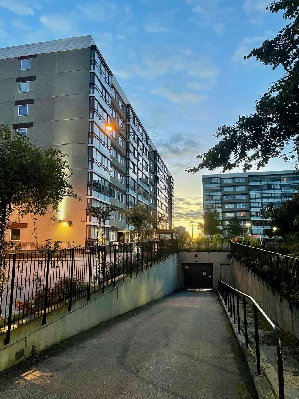 Morgonljus i miljonprogrammet