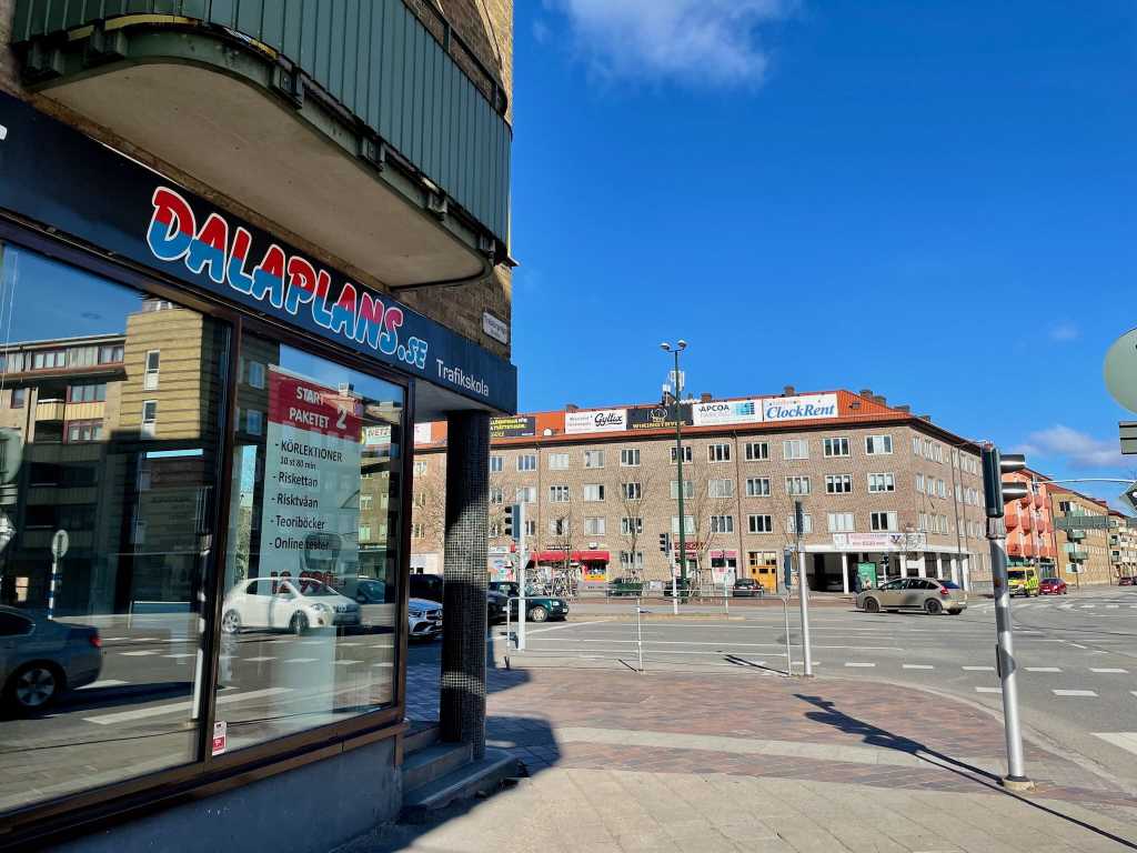 Söndag på Dalaplan. Malmös tråkigaste torg.